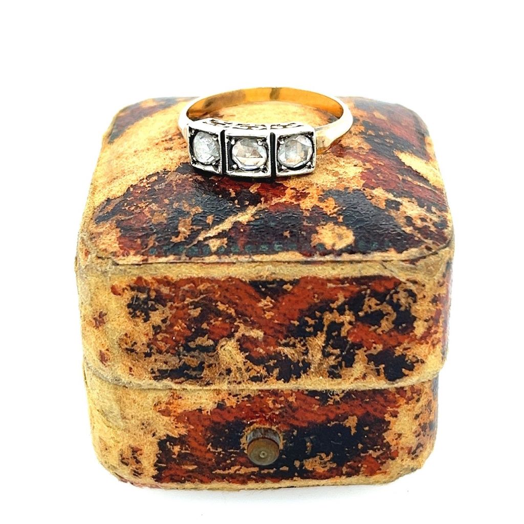 Antique 18ct Gold & Platinum Diamond Trilogy Ring