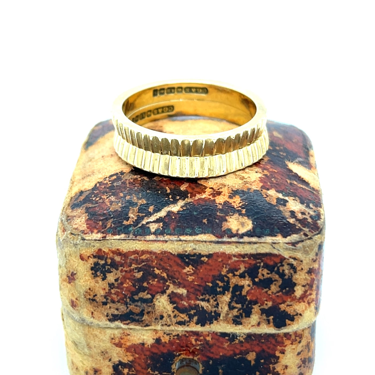 Late 20th Century Pair of Fluted 18ct Gold Stacking Rings