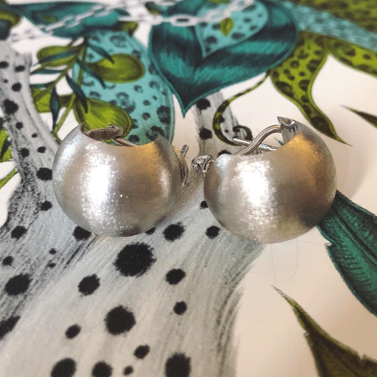 18K White Gold Huggie Vintage Earrings The Vintage Jewellery Company