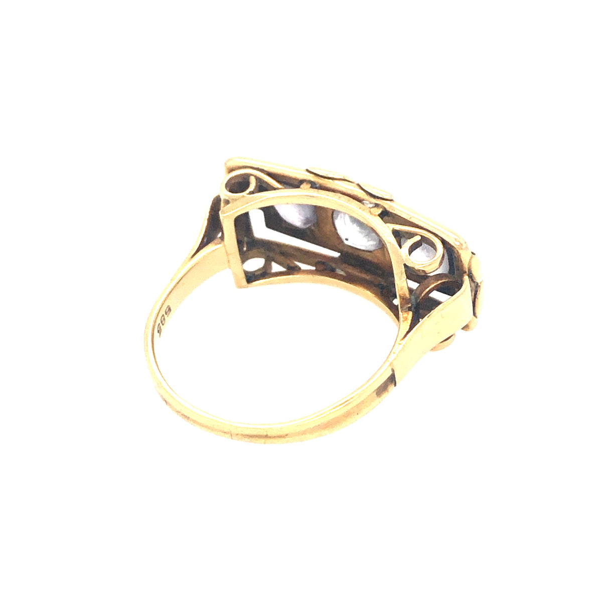 1940s Triple Amethyst Gold Ring