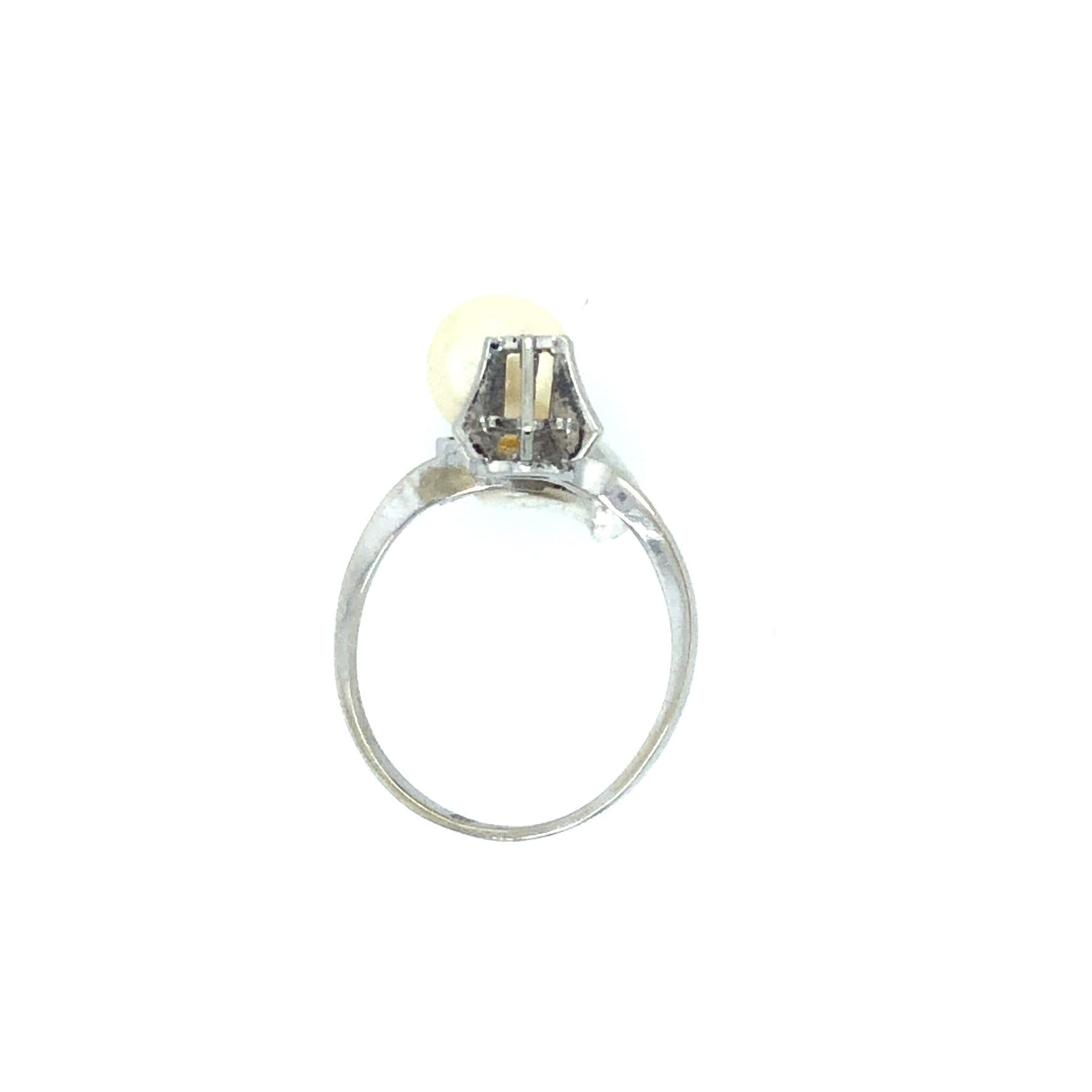 1950's 18k White Gold Vintage Ring with a Single Cultured Pearl and Diamond The Vintage Jewellery Company