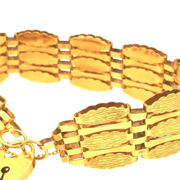 9k Gold Vintage Link Bracelet with Bark Effect Pattern The Vintage Jewellery Company