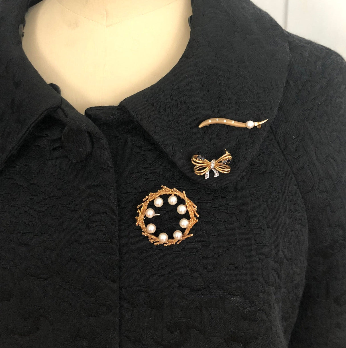 Sapphire & Diamond Vintage Bow Brooch The Vintage Jewellery Company