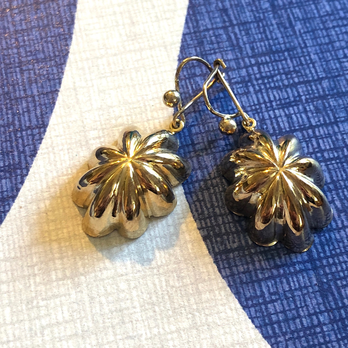 Vintage 1960s Gold Drop Earrings