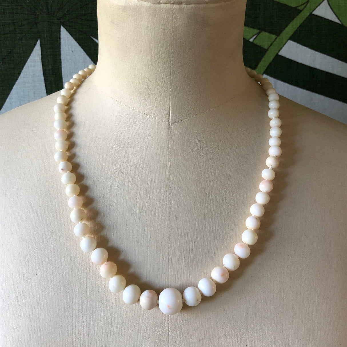Vintage 14k Gold and Coral Necklace The Vintage Jewellery Company
