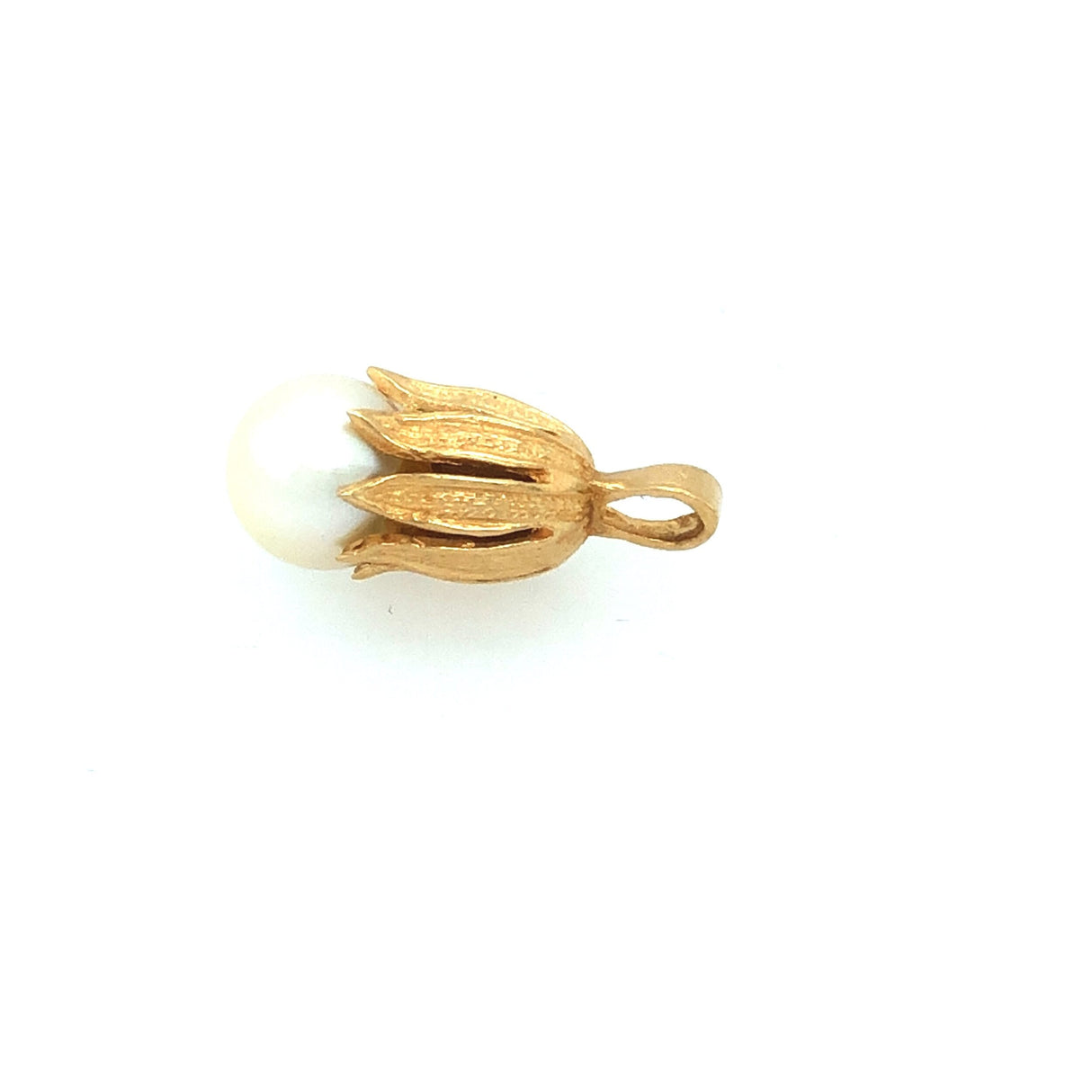 Vintage Akoya Pearl Flower Pendant in 14k Yellow Gold The Vintage Jewellery Company