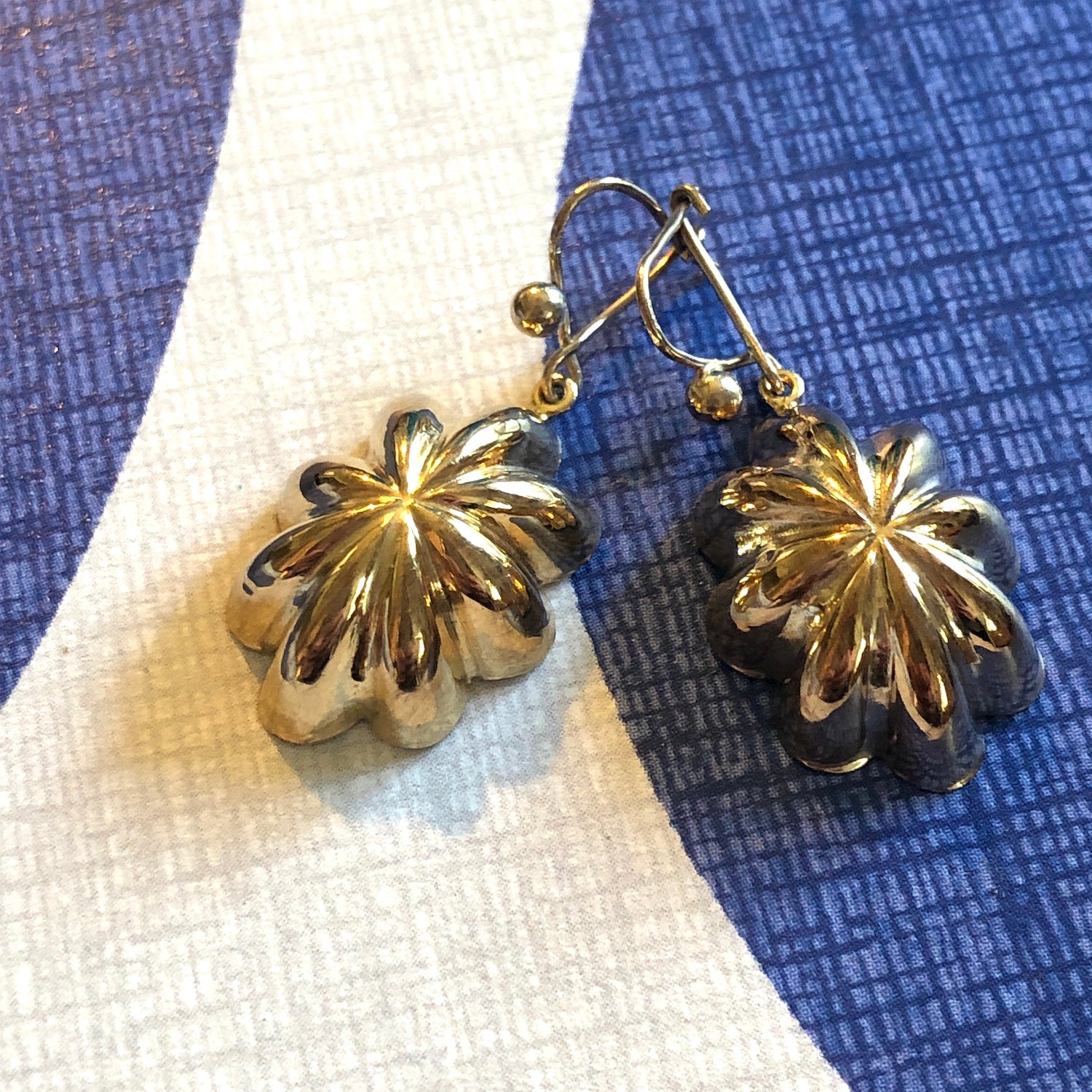 Vintage earrings outlet
